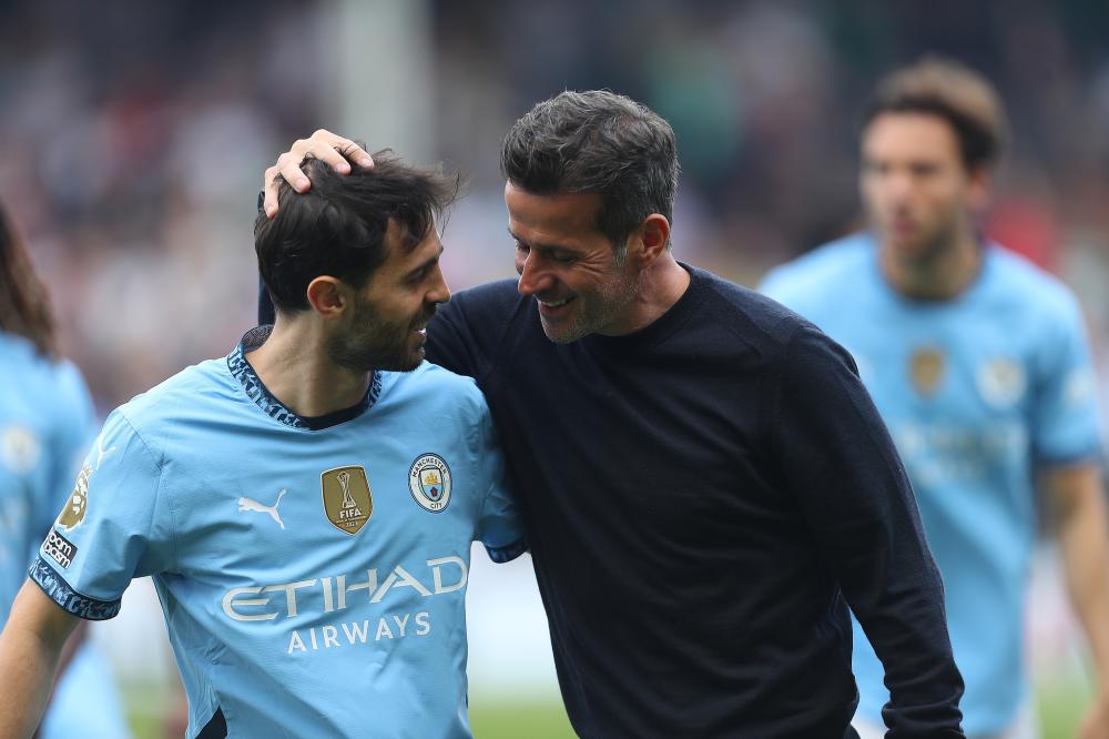 布莱顿球员三笘薰与日本战犯合影引发争议，俱乐部致歉未提菲律宾球迷，引发不满。